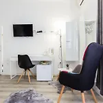 Apartments & Rooms Hosana