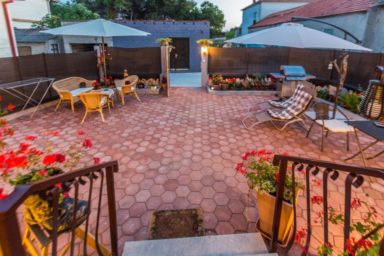 Apartament & Hosana