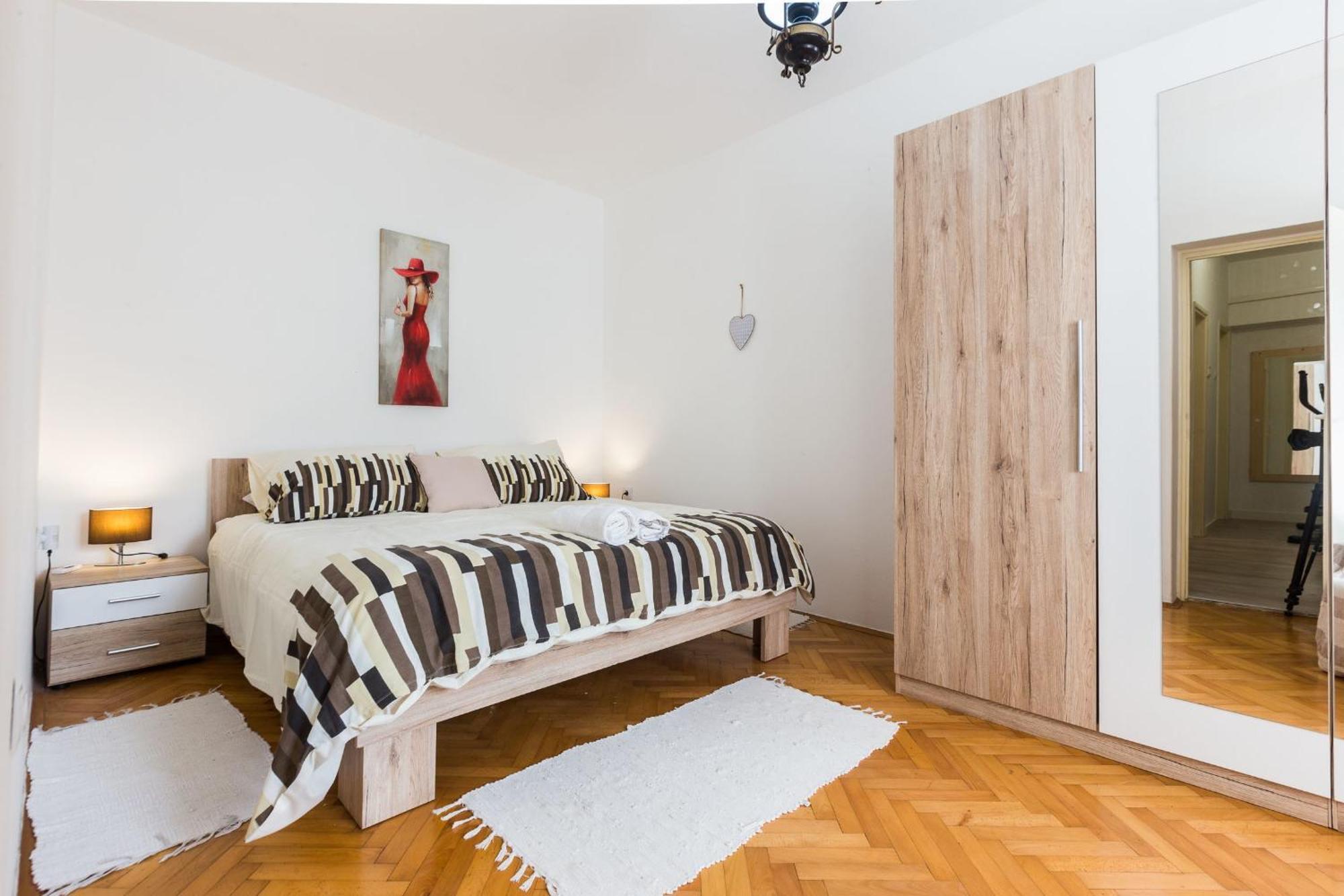 Apartament & Hosana