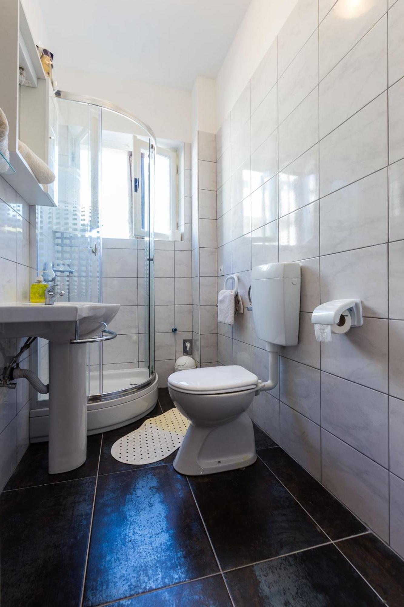 Apartament & Hosana *